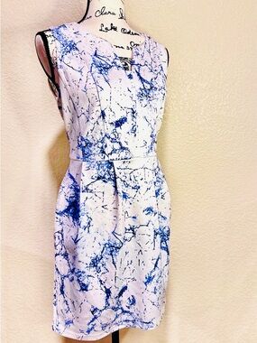 Romeo & Juliet Couture Silky Soft• Bold White Sleeveless Fitted Midi Dress • M